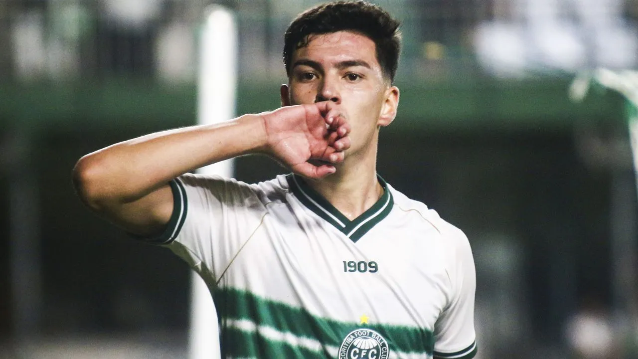 Jean Pedroso durante sua passagem pelo Coritiba. (Foto: Gabriel Machado/AGIF/Icon Sport)