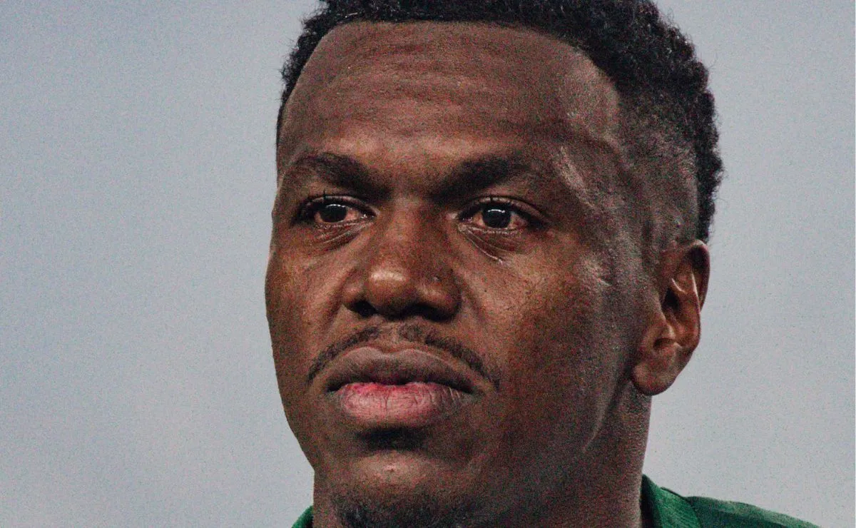 Jacy emocionado com homenagem da torcida do Coritiba no Couto Pereira.