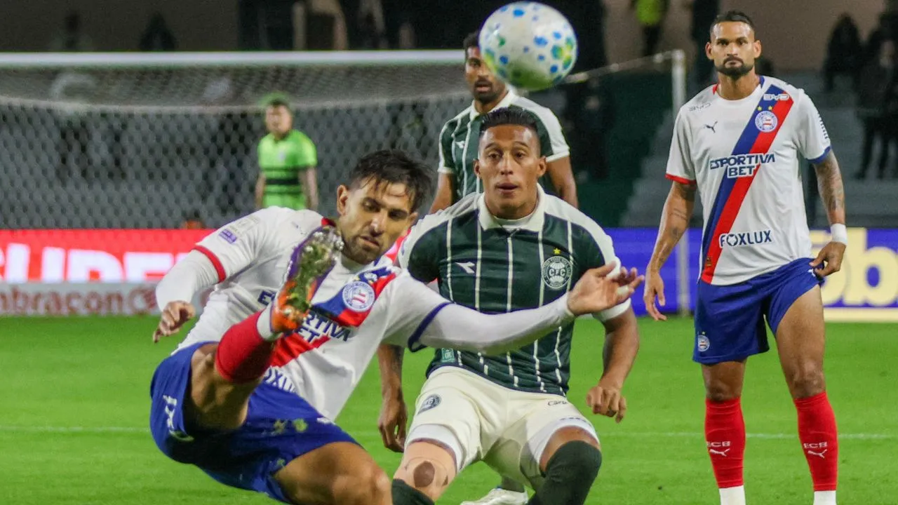 Sebastián Gómez em Coritiba x Bahia. (Foto: Robson Mafra/AGIF/Sipa USA/Icon Sport)