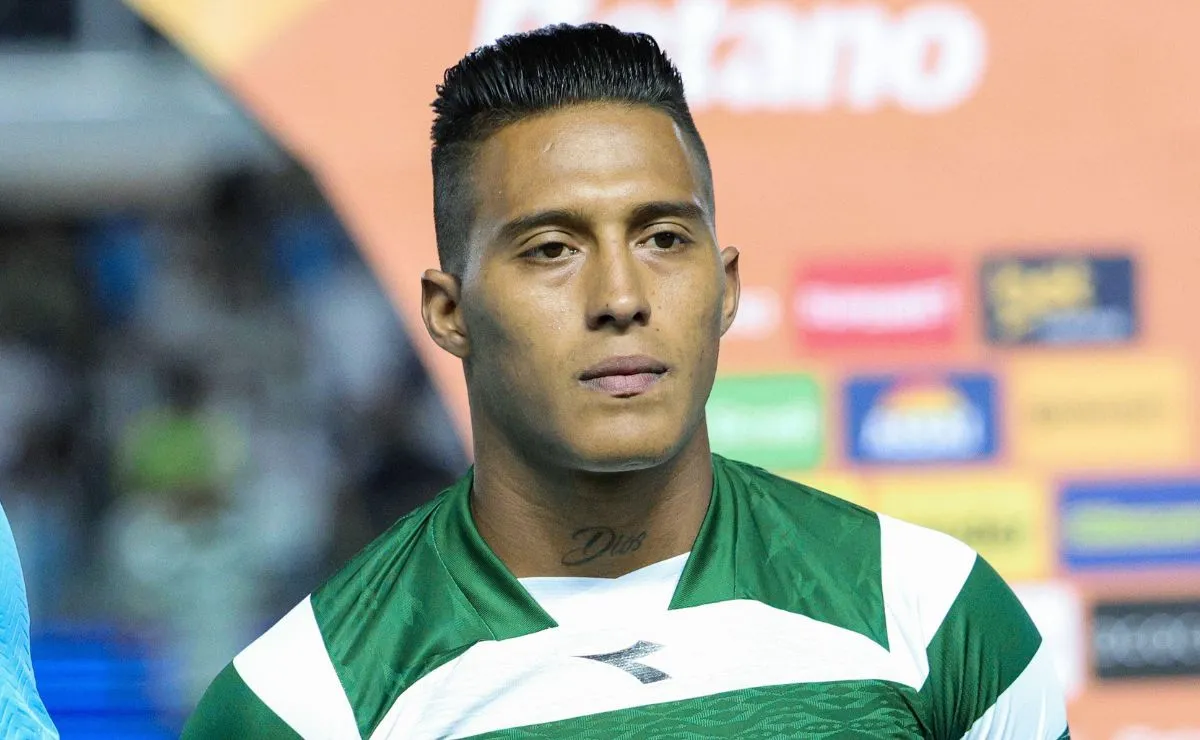 Sebastián Gómez durante partida do Coritiba no Brasileirão