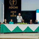 Participantes em debate