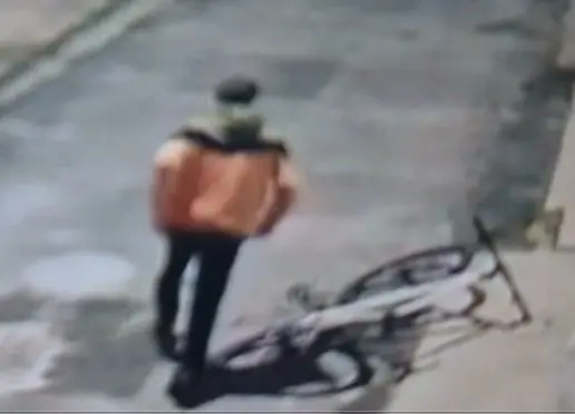 Abordagem criminosa na garagem