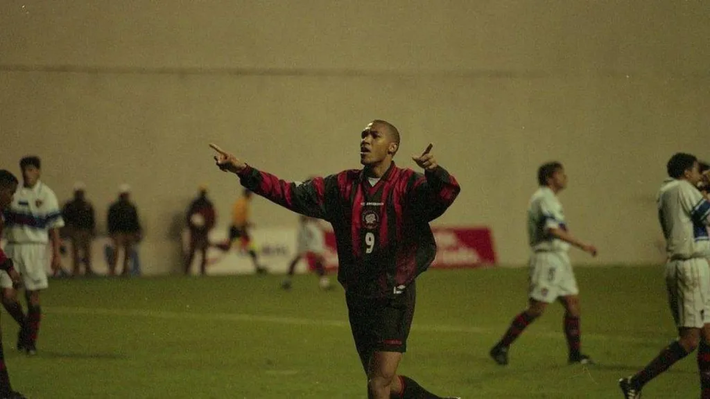 Lucas na inauguração da Arena em 1999