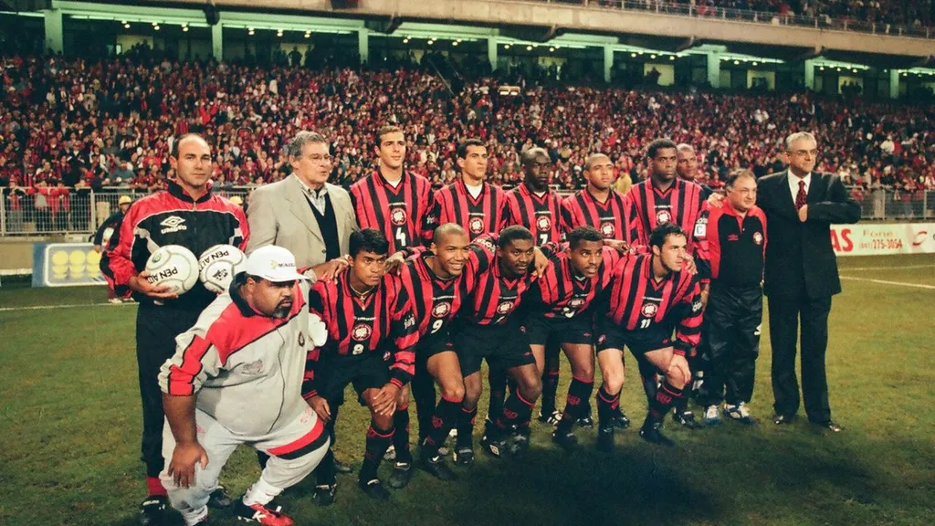 Formação do Athletico na inauguração da Arena em 1999