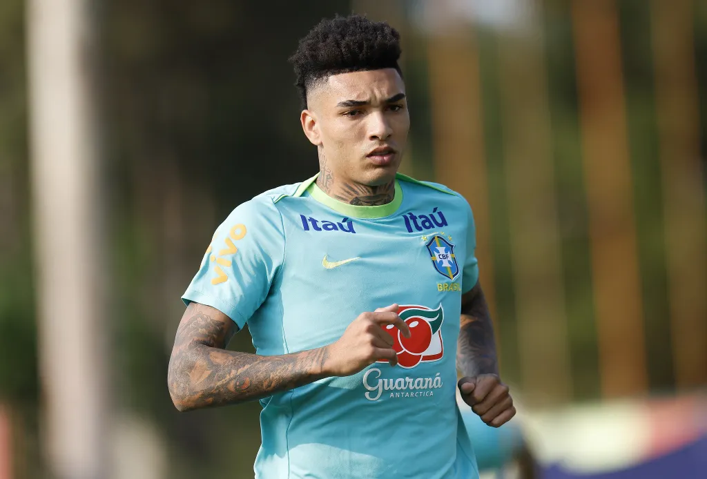 Igor Jesus durante visita ao Coritiba.