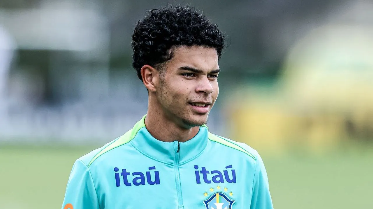 José Henrique treina com a Seleção Brasileira Sub-16 antes do título em Montaigu