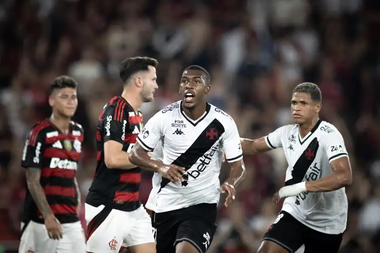 Rayan - atacante do Vasco em 2025
