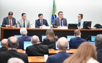 Fim da escala 6x1: Flexibilização da folga divide comissão especial