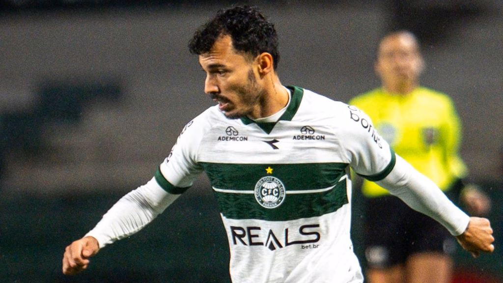 Zeca em Coritiba x Botafogo-SP. (Foto: JP Pacheco/Coritiba)