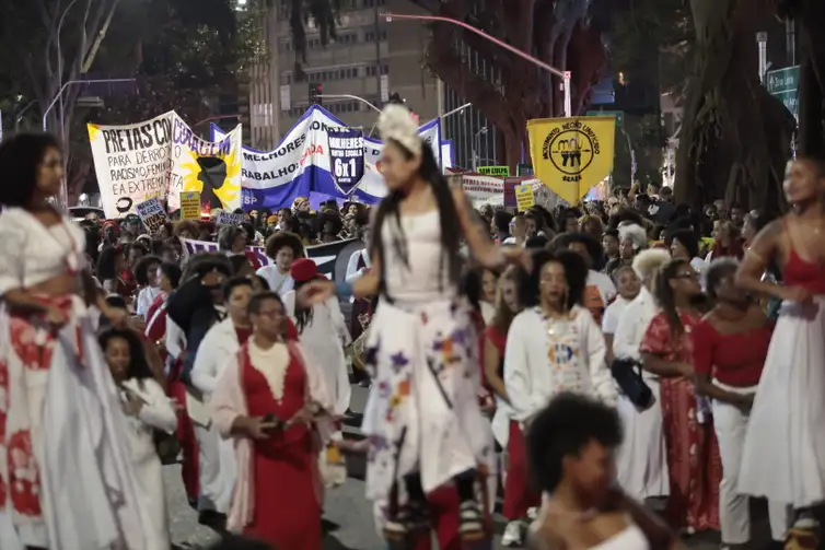 São Paulo (SP)-25/07/2026 . 10a Marcha das Mulheres Negras de SP.   “Há 10 anos por Luana Barbosa e por todas nós! Por direitos, reparação e Bem Viver! Mulheres negras nas ruas e nas urnas!”, esse é o lema deste ano.
 Foto: Paulo Pinto/Agencia Brasil