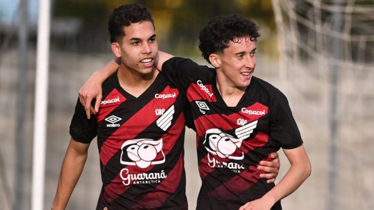 Marcos Pesseti em partida pelo Athletico
