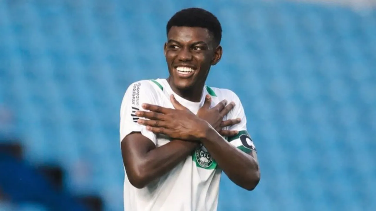 Khensane em ação pelo Coritiba