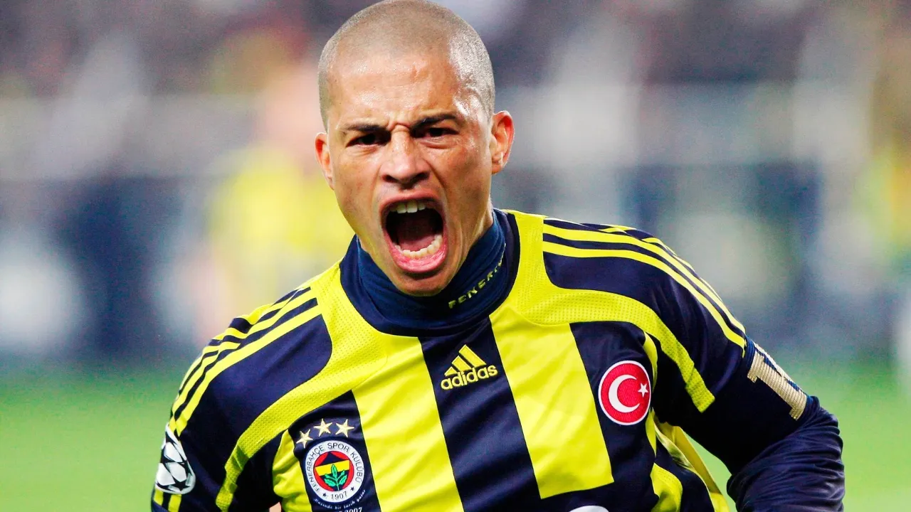 Alex em ação pelo Fenerbahçe, da Turquia