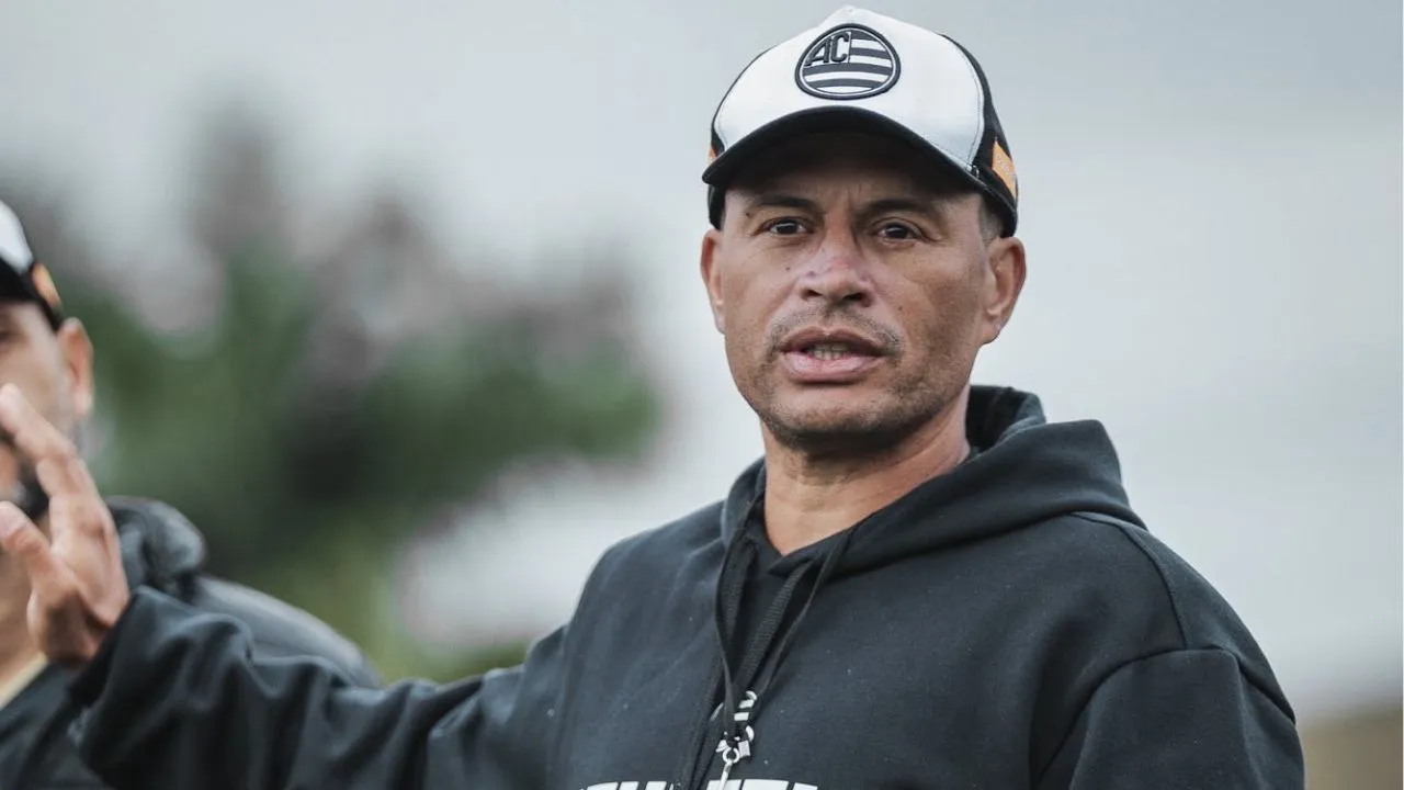 Alex, técnico de futebol